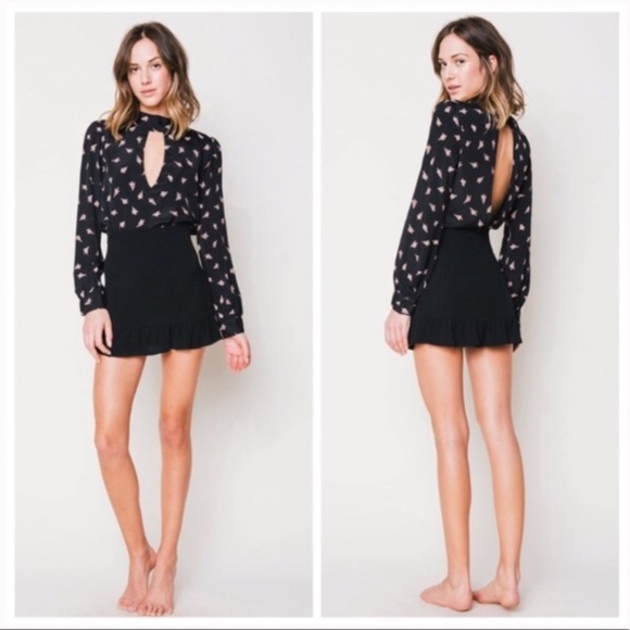 Flynn Skye Leah Keyhole Choker Neck Long Sleeve Blouse Black Floral size Small - Picture 13 of 13